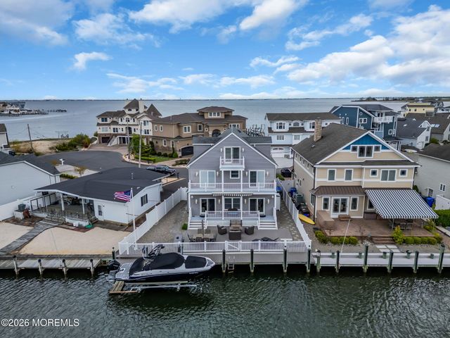 34 Bay Point Drive, Toms River, NJ 08753