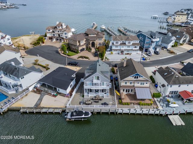 34 Bay Point Drive, Toms River, NJ 08753
