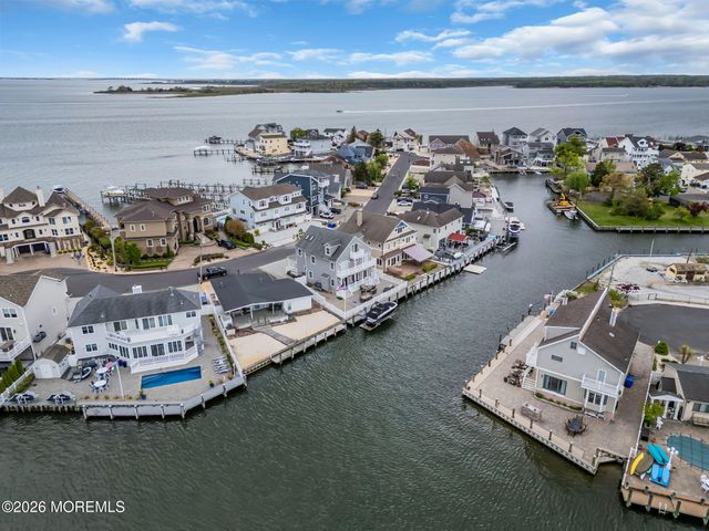 34 Bay Point Drive, Toms River, NJ 08753