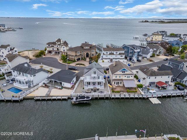 34 Bay Point Drive, Toms River, NJ 08753
