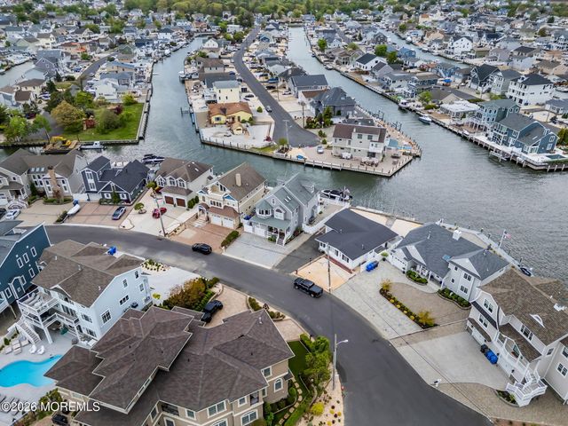 34 Bay Point Drive, Toms River, NJ 08753