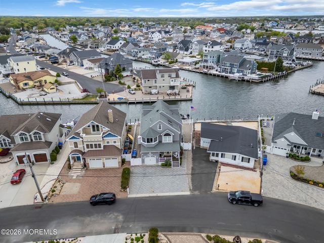 34 Bay Point Drive, Toms River, NJ 08753