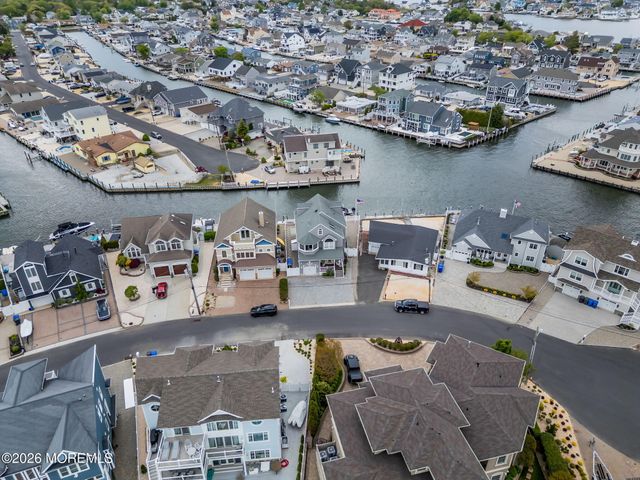 34 Bay Point Drive, Toms River, NJ 08753