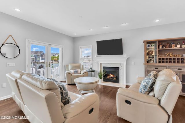 34 Bay Point Drive, Toms River, NJ 08753