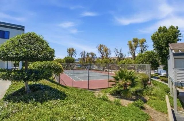 10566 Sunland Boulevard 7, Sunland, CA 91040