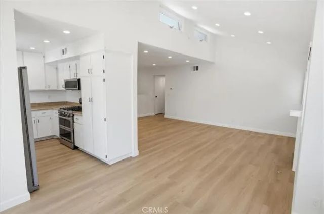 10566 Sunland Boulevard 7, Sunland, CA 91040