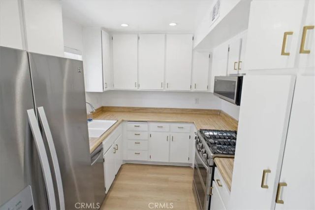 10566 Sunland Boulevard 7, Sunland, CA 91040