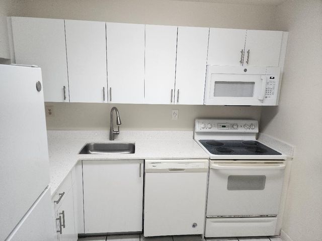 11311 SW 200TH Street SW 214-D, Miami, FL 33157