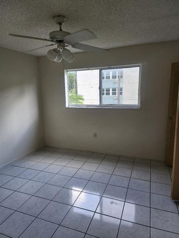 11311 SW 200TH Street SW 214-D, Miami, FL 33157