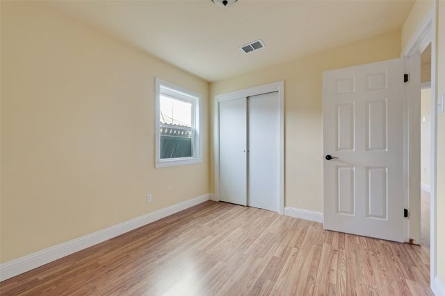 725 Meadowlark Circle, Crowley, TX 76036