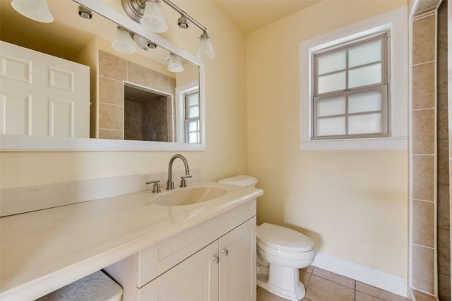 725 Meadowlark Circle, Crowley, TX 76036