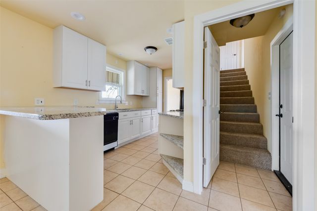 725 Meadowlark Circle, Crowley, TX 76036