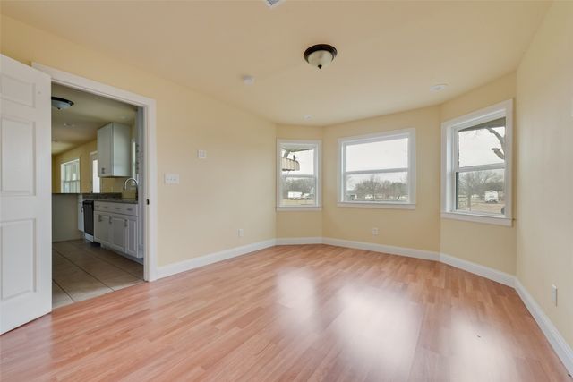 725 Meadowlark Circle, Crowley, TX 76036