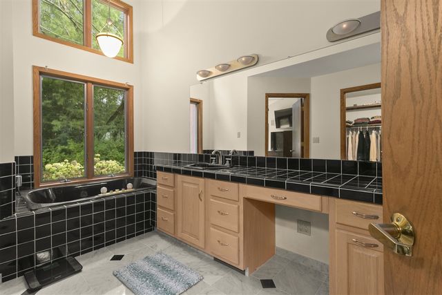 4282 Squire Heath Lane, Portage, MI 49024