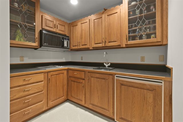 4282 Squire Heath Lane, Portage, MI 49024