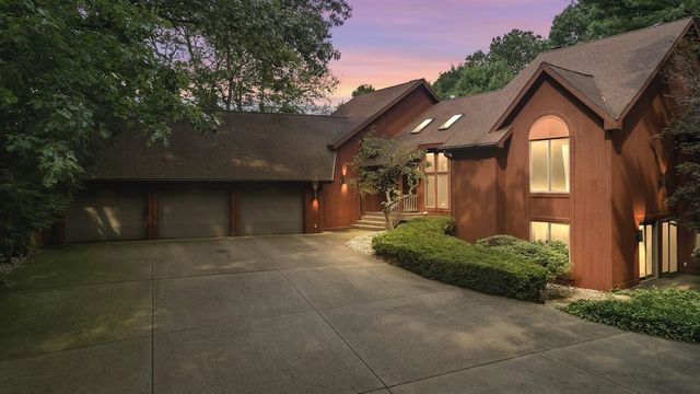 4282 Squire Heath Lane, Portage, MI 49024