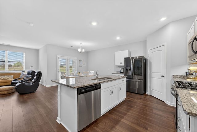 7129 Sunny Parks Dr, White House, TN 37188