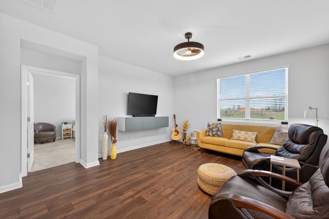 7129 Sunny Parks Dr, White House, TN 37188