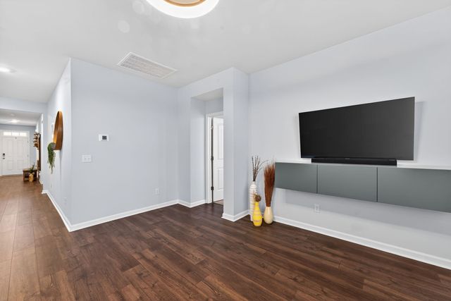 7129 Sunny Parks Dr, White House, TN 37188