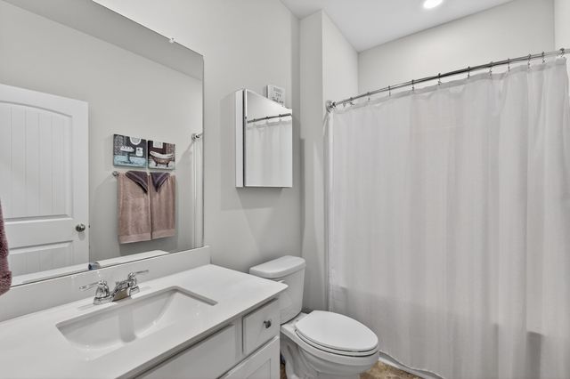 7129 Sunny Parks Dr, White House, TN 37188