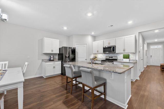 7129 Sunny Parks Dr, White House, TN 37188