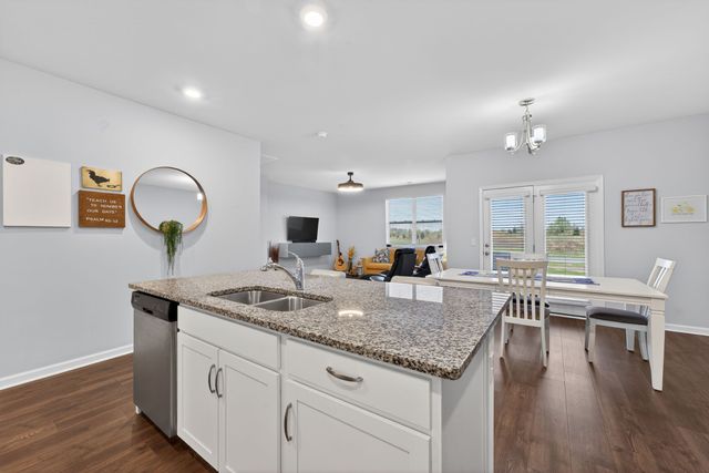 7129 Sunny Parks Dr, White House, TN 37188