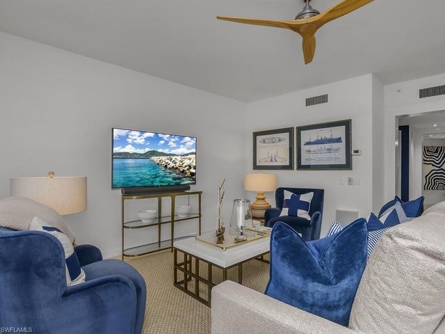 8473 Bay Colony DR 304, Naples, FL 34108