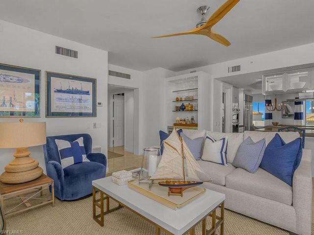 8473 Bay Colony DR 304, Naples, FL 34108