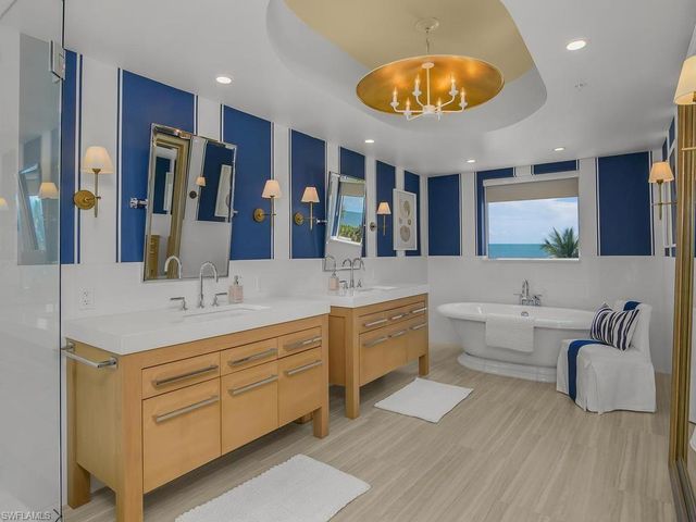 8473 Bay Colony DR 304, Naples, FL 34108