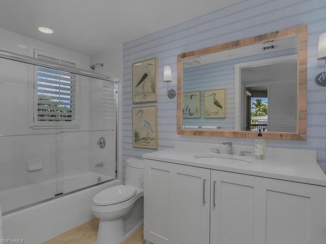 8473 Bay Colony DR 304, Naples, FL 34108