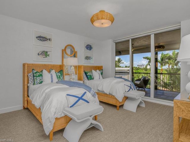 8473 Bay Colony DR 304, Naples, FL 34108