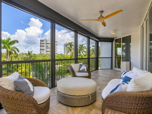 8473 Bay Colony DR 304, Naples, FL 34108