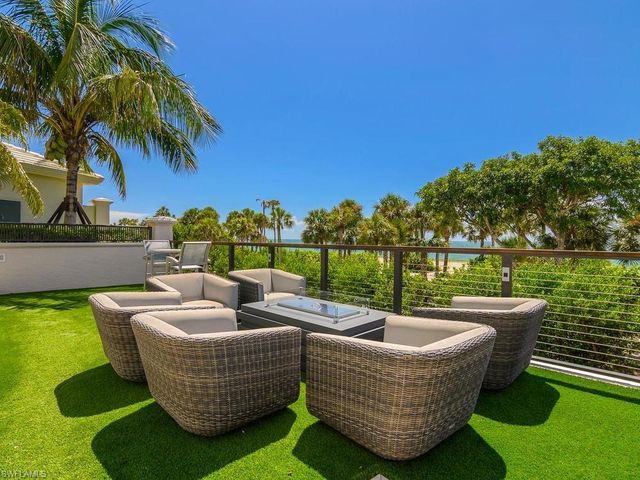 8473 Bay Colony DR 304, Naples, FL 34108