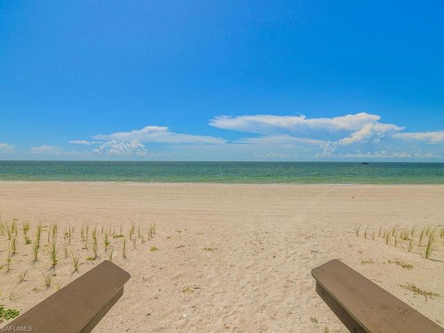 8473 Bay Colony DR 304, Naples, FL 34108