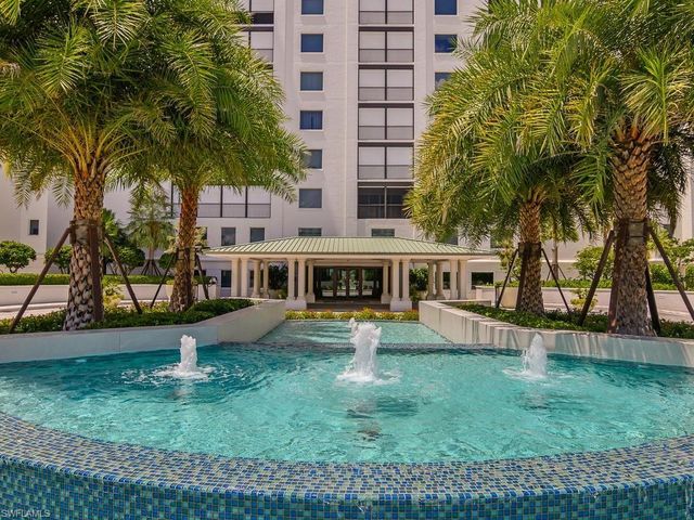 8473 Bay Colony DR 304, Naples, FL 34108