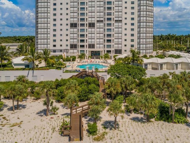 8473 Bay Colony DR 304, Naples, FL 34108