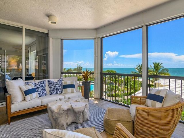 8473 Bay Colony DR 304, Naples, FL 34108