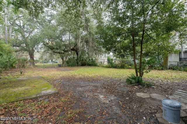 2221 COMMONWEALTH Avenue, Jacksonville, FL 32209