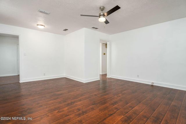 2221 COMMONWEALTH Avenue, Jacksonville, FL 32209