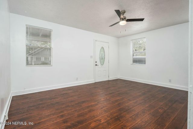 2221 COMMONWEALTH Avenue, Jacksonville, FL 32209