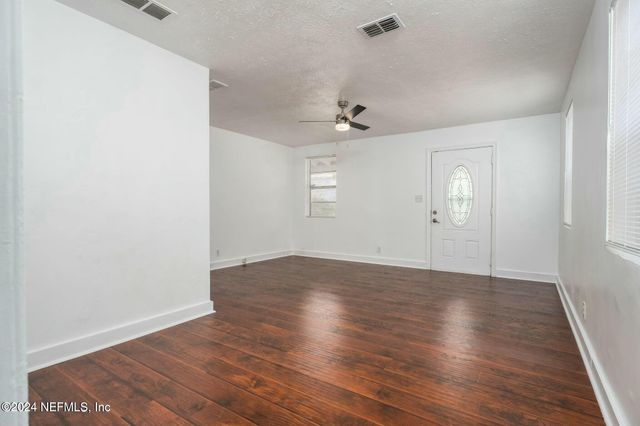 2221 COMMONWEALTH Avenue, Jacksonville, FL 32209