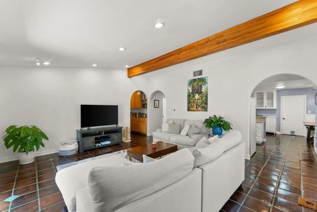 2718 Havasupai Ave, San Diego, CA 92117