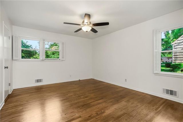 8100 Dearborn Drive, Prairie Village, KS 66208