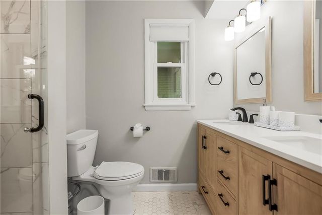 8100 Dearborn Drive, Prairie Village, KS 66208