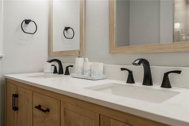 8100 Dearborn Drive, Prairie Village, KS 66208