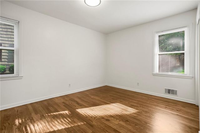 8100 Dearborn Drive, Prairie Village, KS 66208