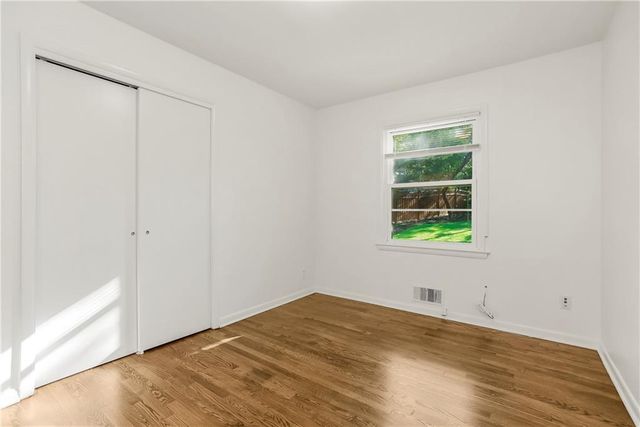 8100 Dearborn Drive, Prairie Village, KS 66208
