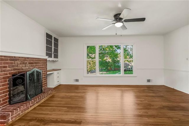 8100 Dearborn Drive, Prairie Village, KS 66208