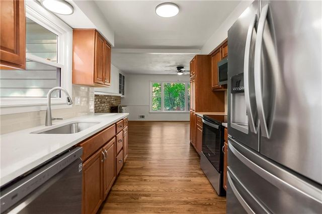8100 Dearborn Drive, Prairie Village, KS 66208