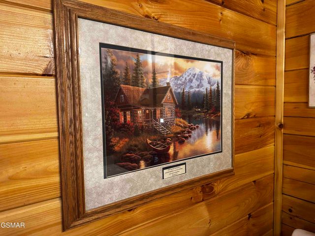 656 Forest Drive, Pigeon Forge, TN 37863